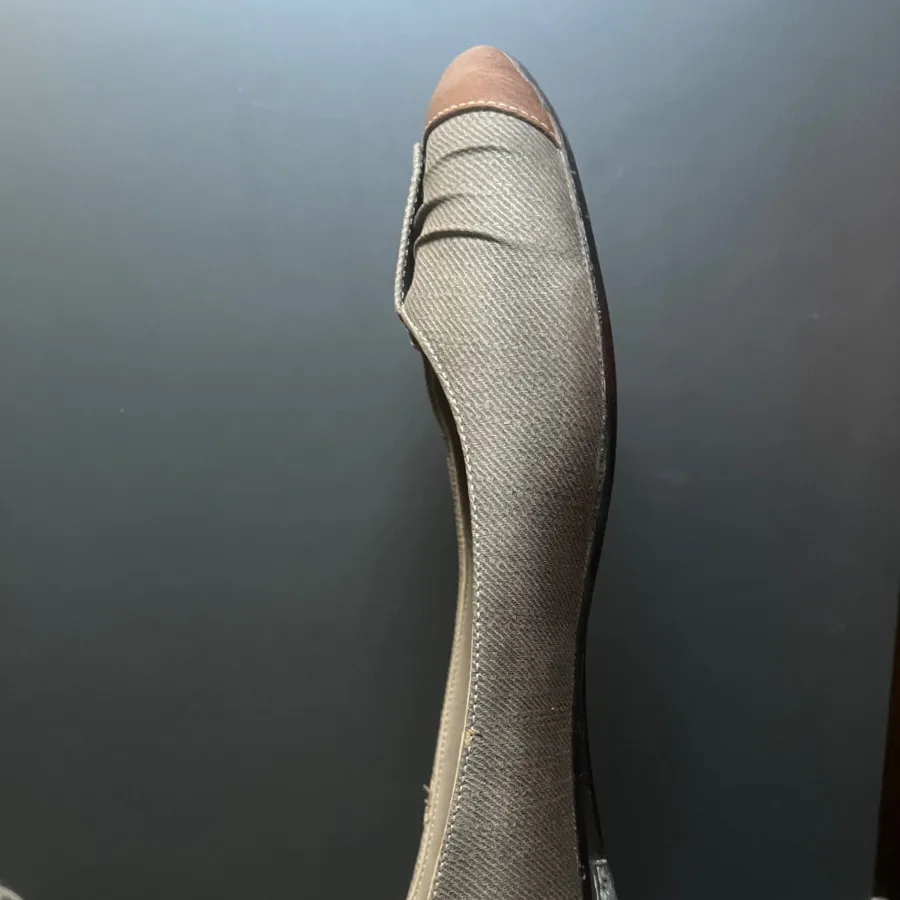 کفش عروسکی و تخت