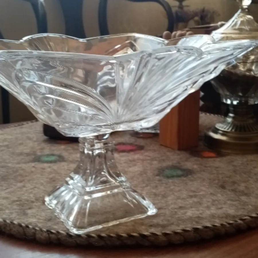 میوه خوری پایه دار