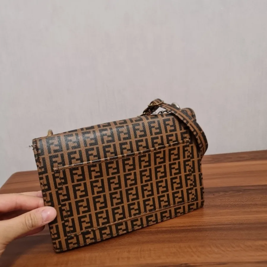 کیف کلاچ فندی