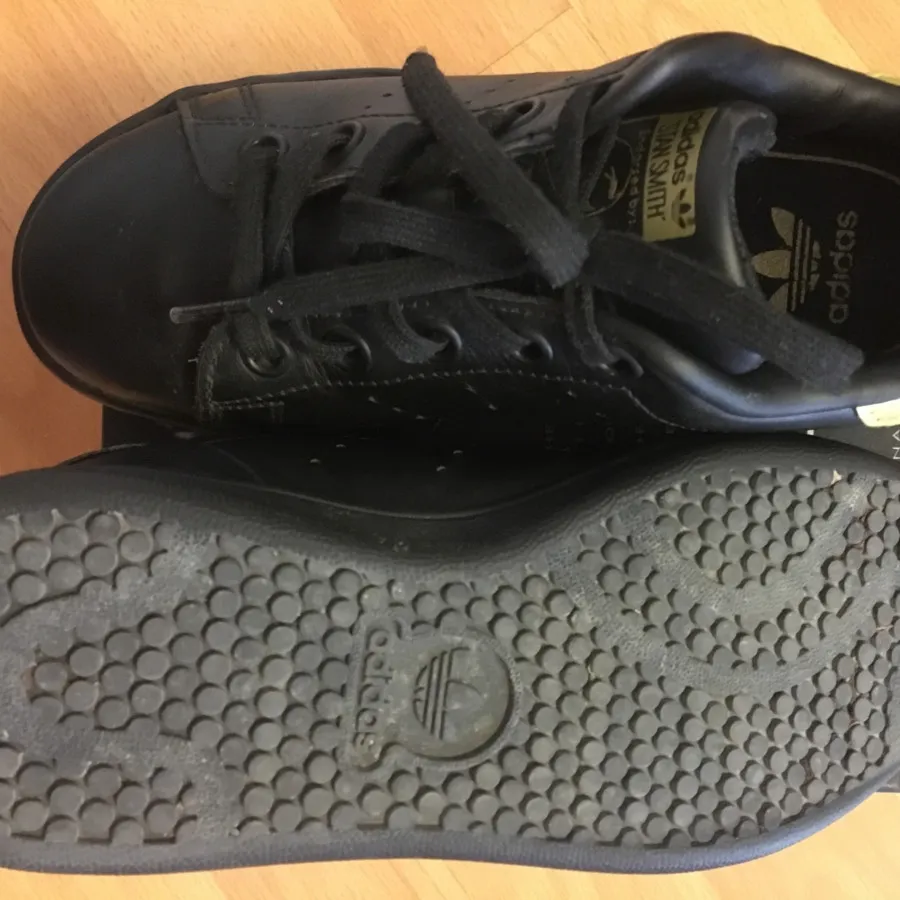 کفش آدیداس مدل stanSmith