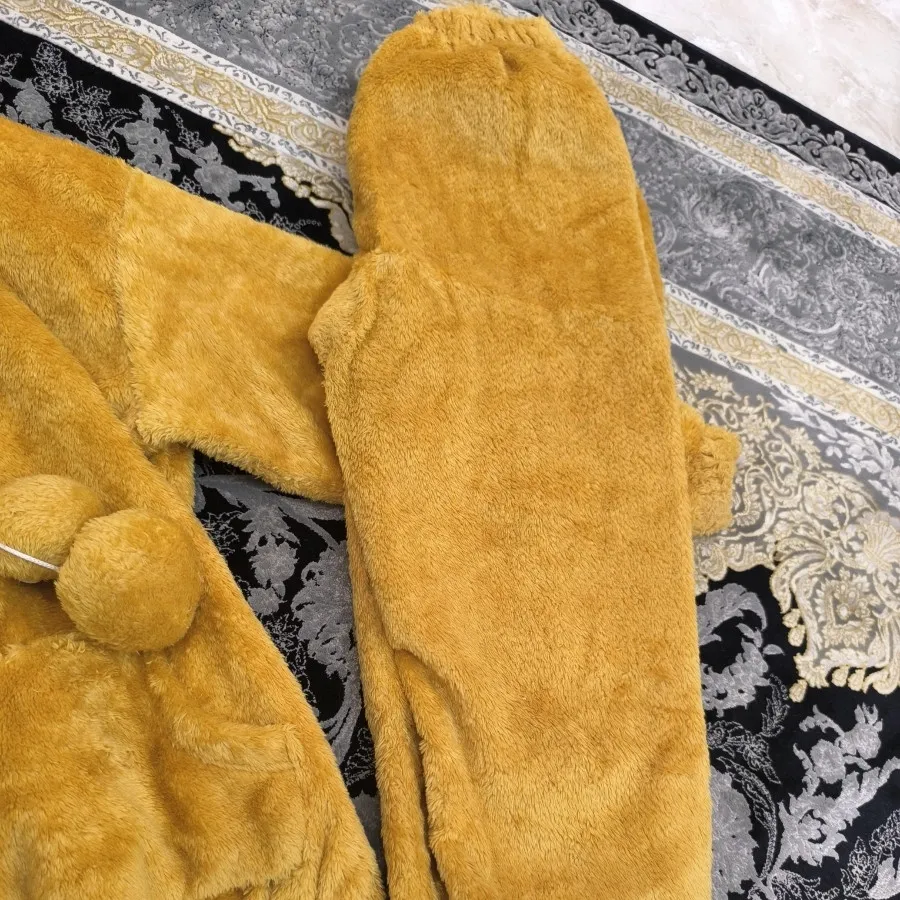 لباس و شلوار