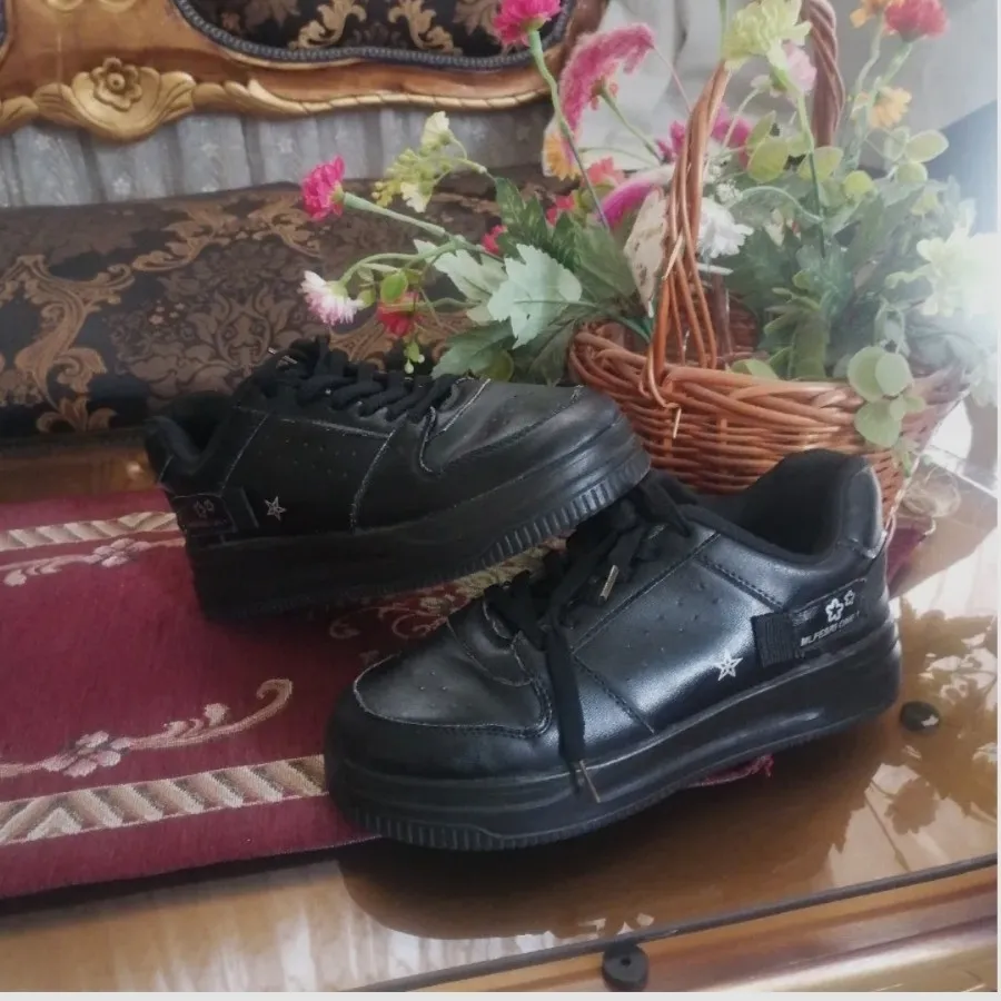 ونس مشکی