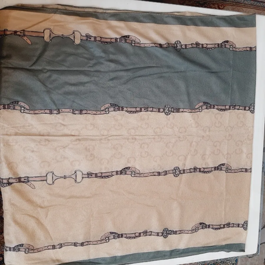 شال بزرگ طرح گوچی