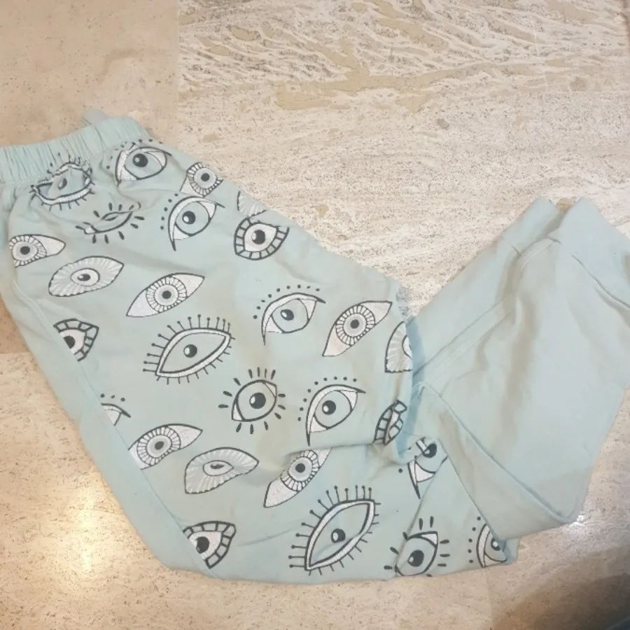 تی شرت و شلوار مناسب خونه