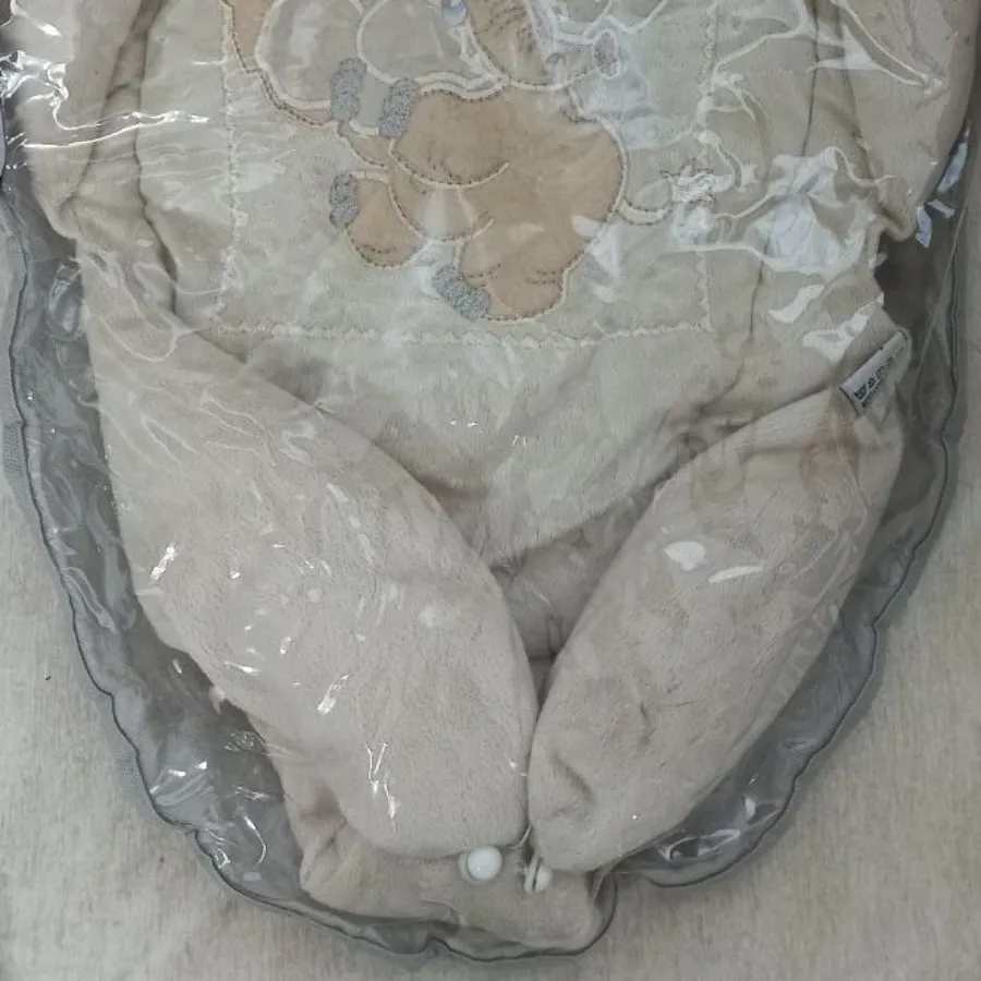 قنداق سوییسی و بالش