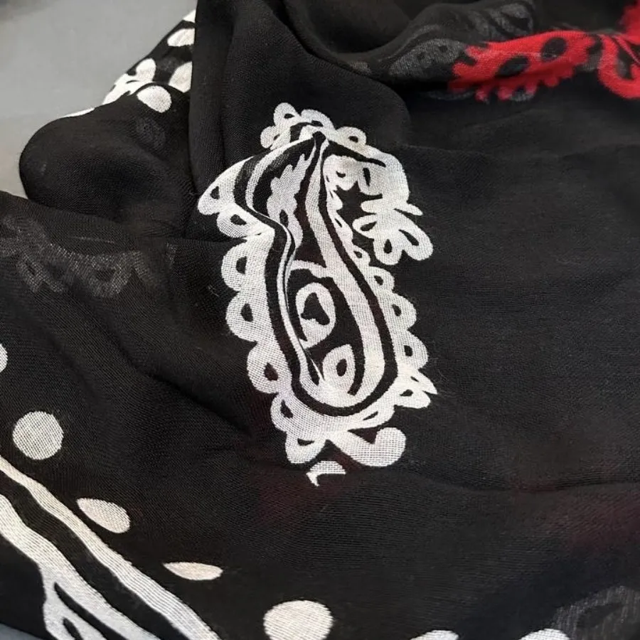 روسری شیک نخی