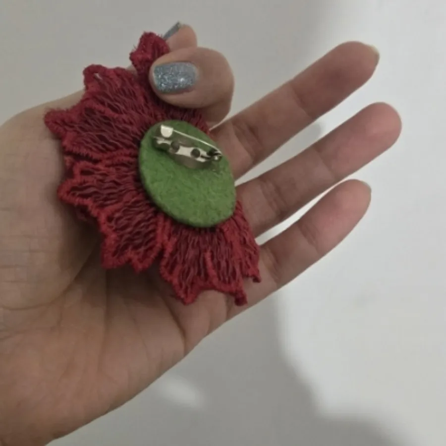 3 تا گل سنجاق سینه ای