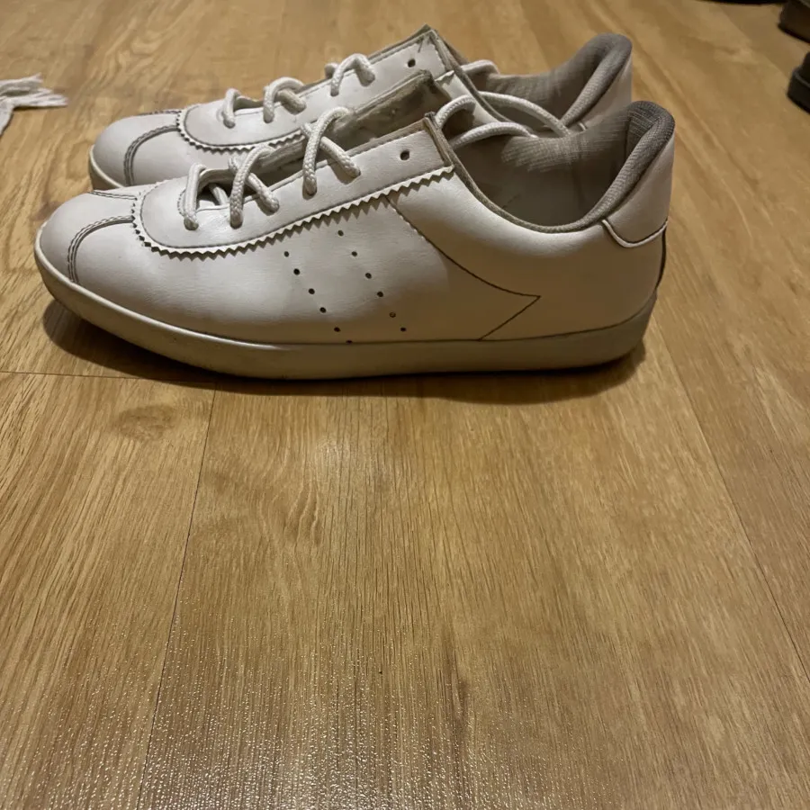 کتانی کوتون سفید