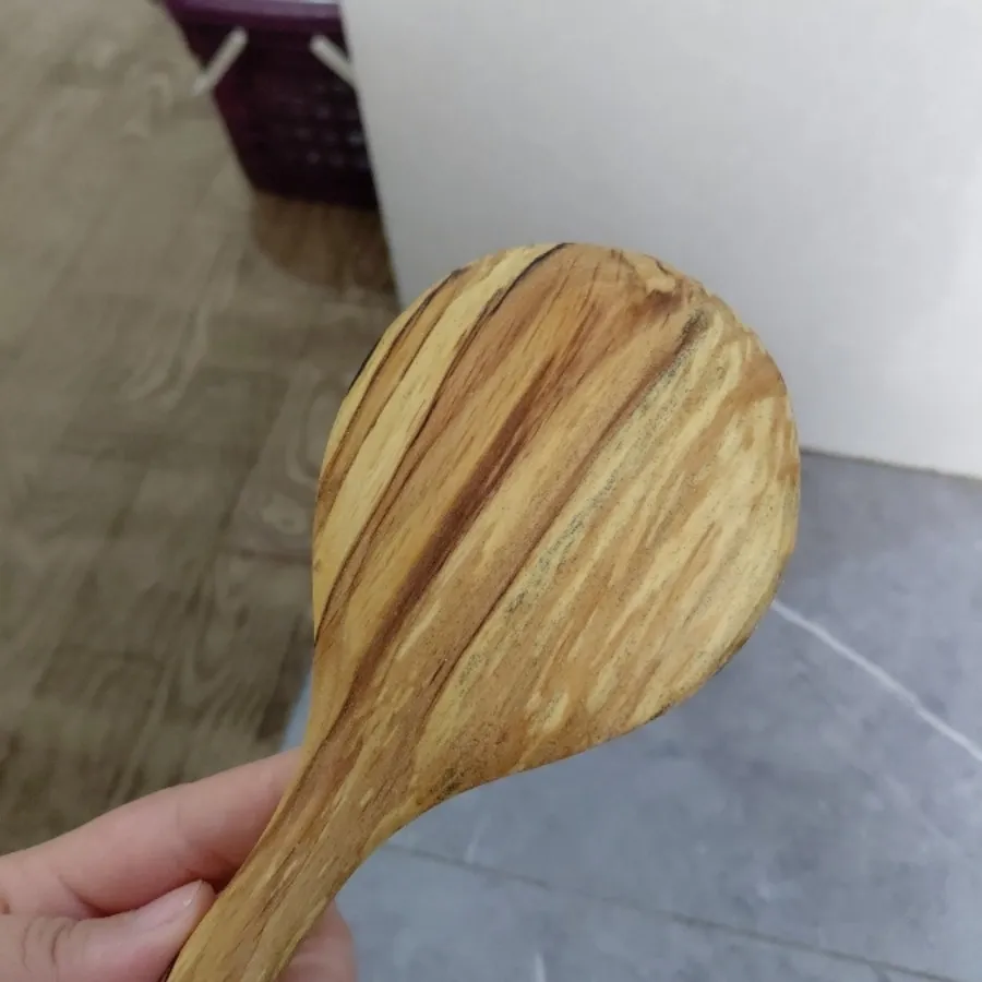 قاشق چوبی