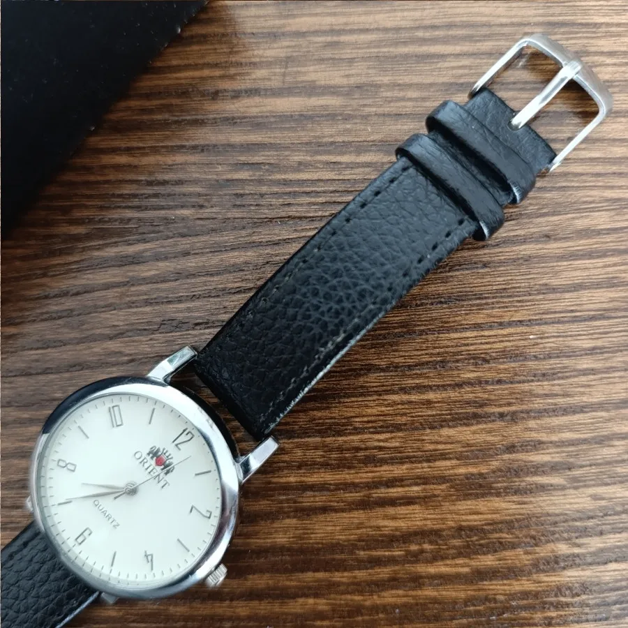 ساعت مچی مشکی چرمی