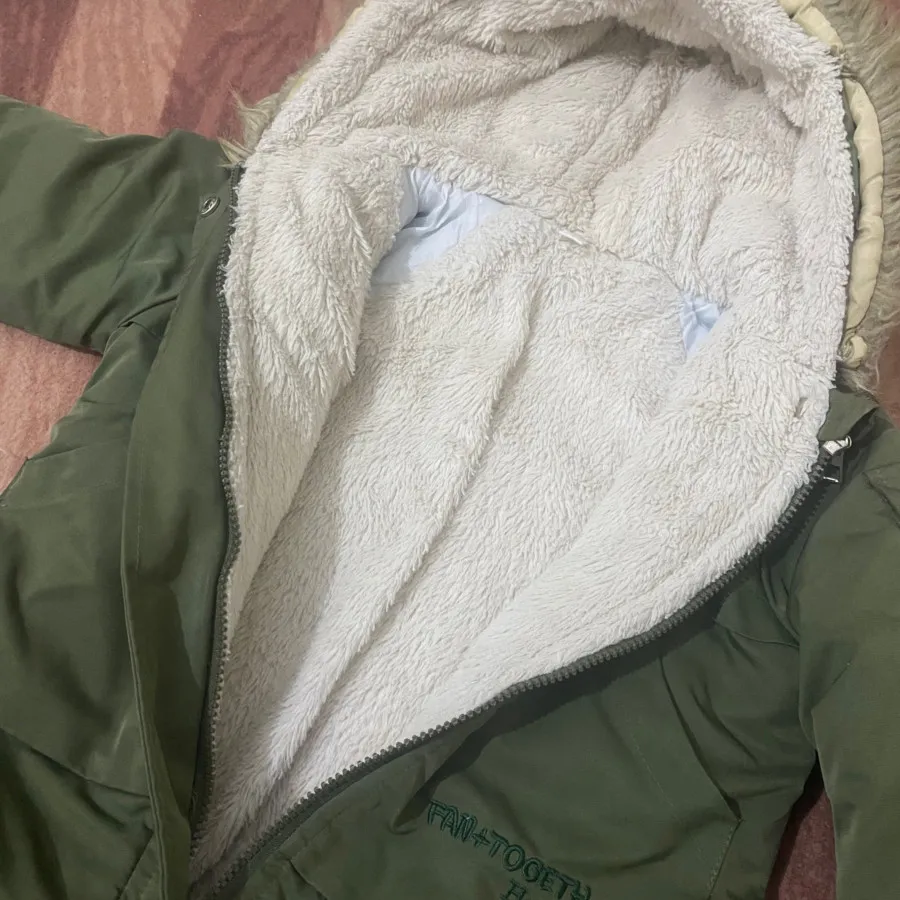 کاپشن بچه‌گانه