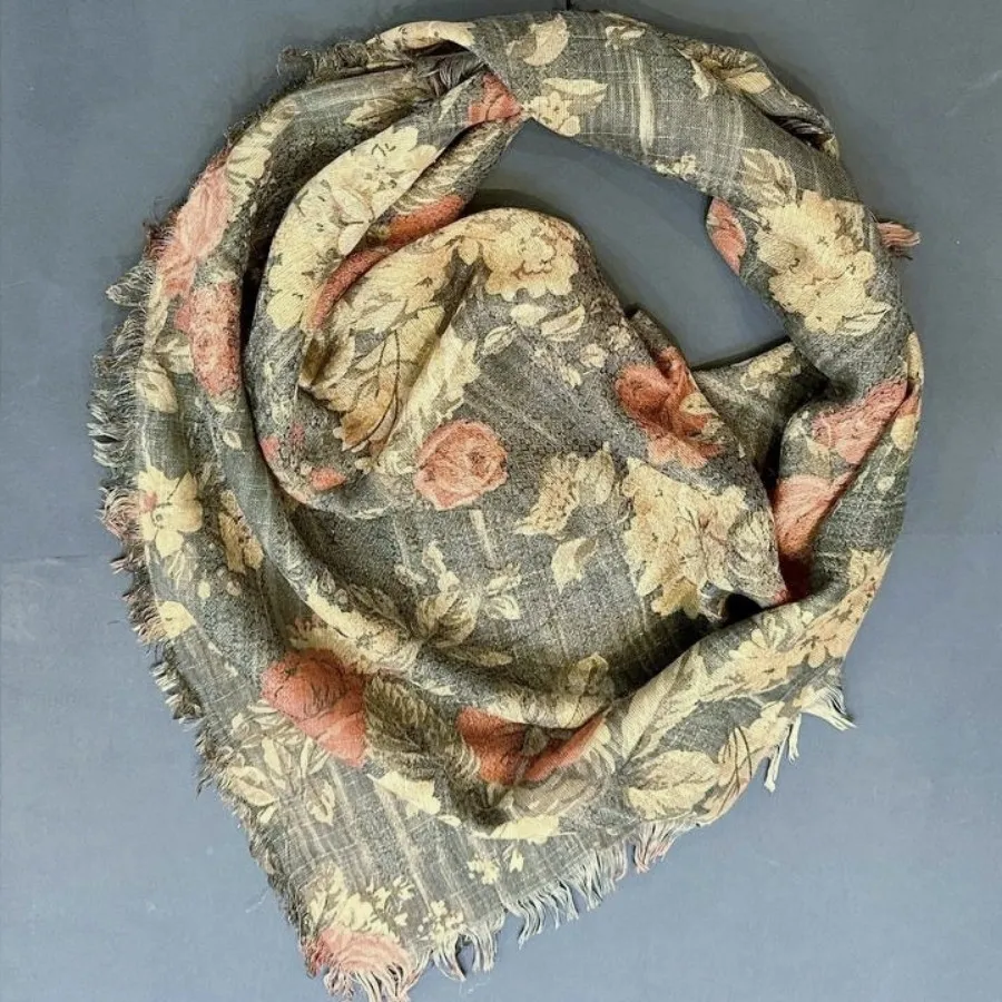 دوتا روسری نخی ضخیم