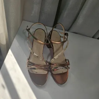 کفش پاشنه بلند