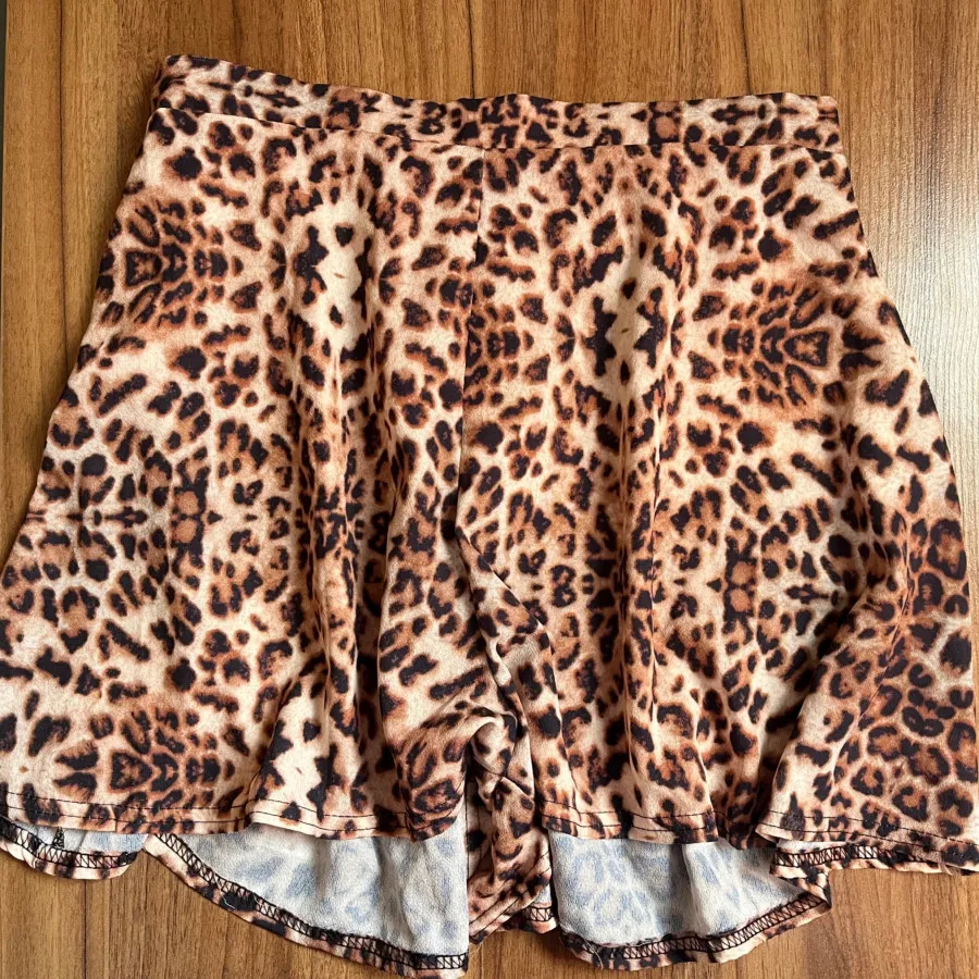 شلوارک پلنگی انگلیسی