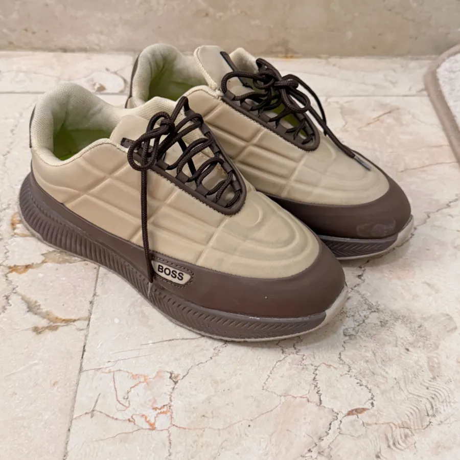 کتونی کرم قهوه ای Boos