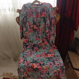 پیراهن پوشیده