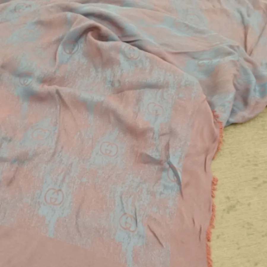 روسری قواره دار بزرگ