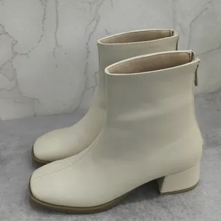 بوت پاشنه دار