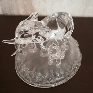 مجسمه کریستال اصل