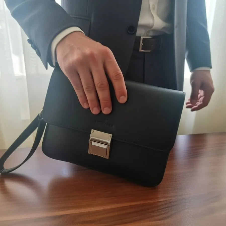 کیف‌مردانه تک چرماصل رمزی