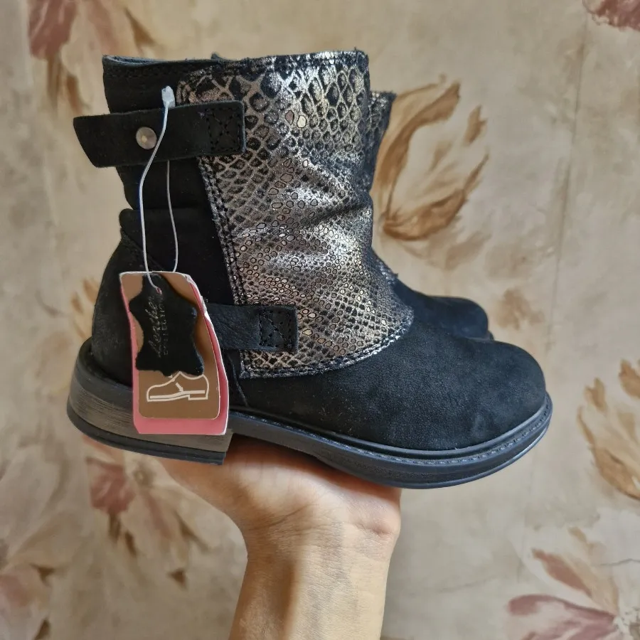 بوت بچگانه خارجی