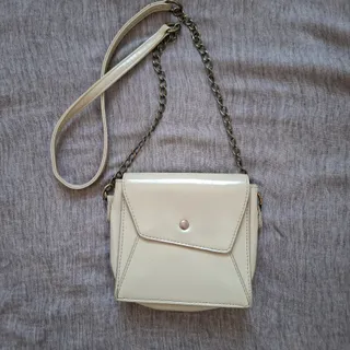 کیف دوشی کرمی ورنی