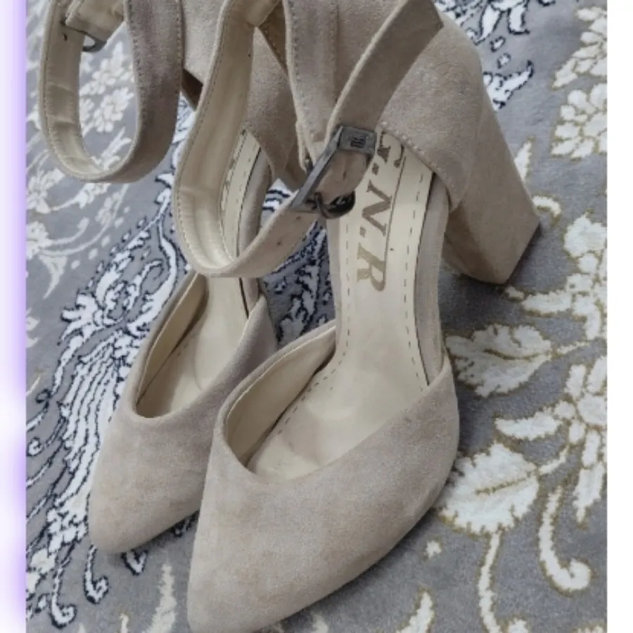 کفش مجلسی پاشنه دار