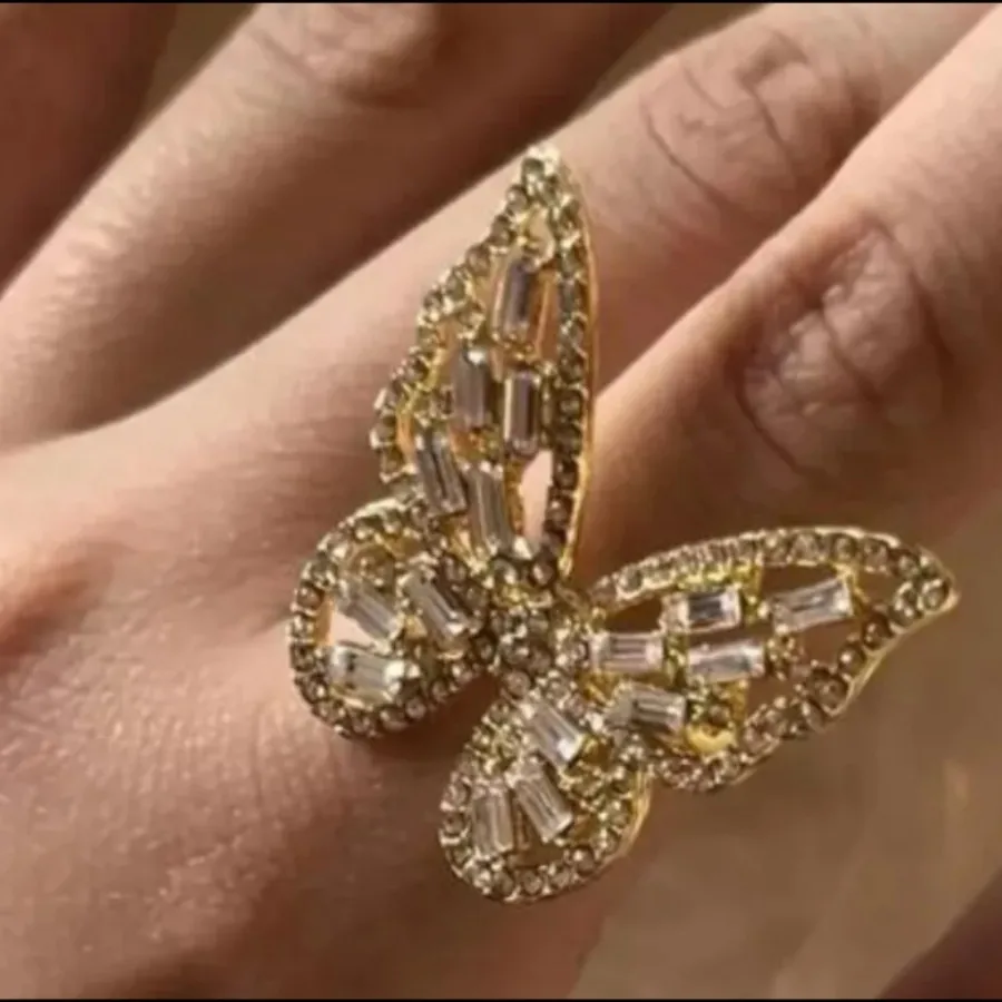 انگشتر پروانه