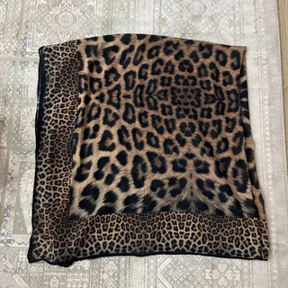 روسری پلنگی