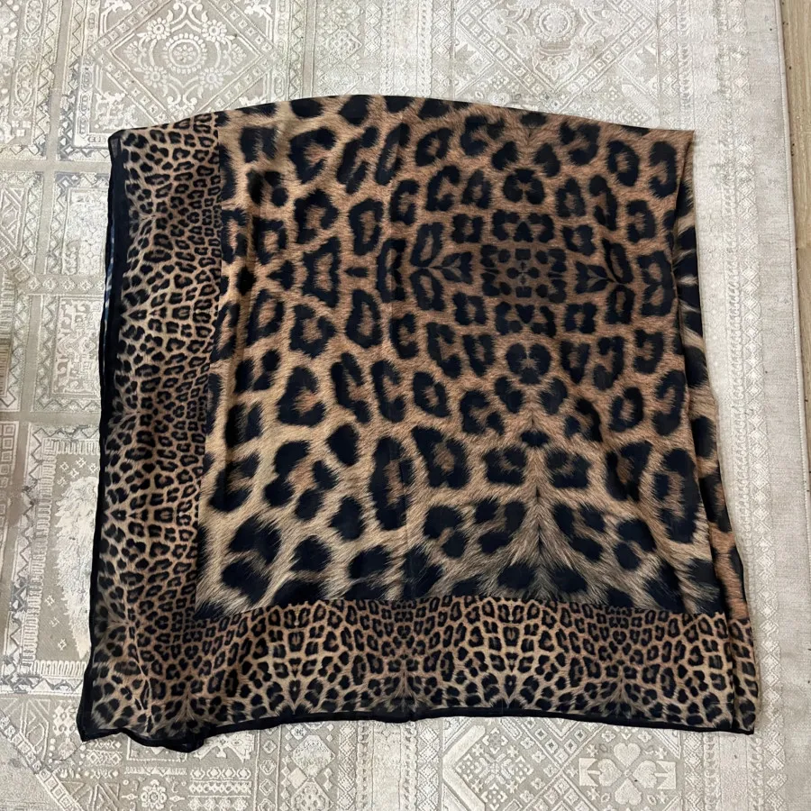 روسری پلنگی