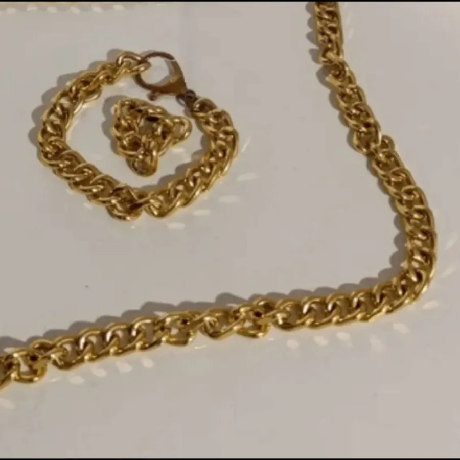 ست دستبند و گردنبند و انگ