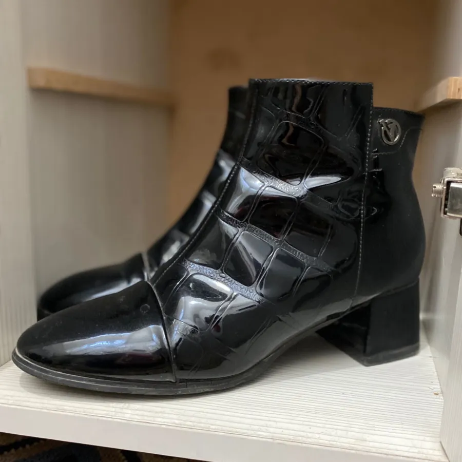 نیم بوت خارجی