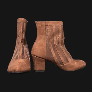 نیم بوت اما چهارفصل