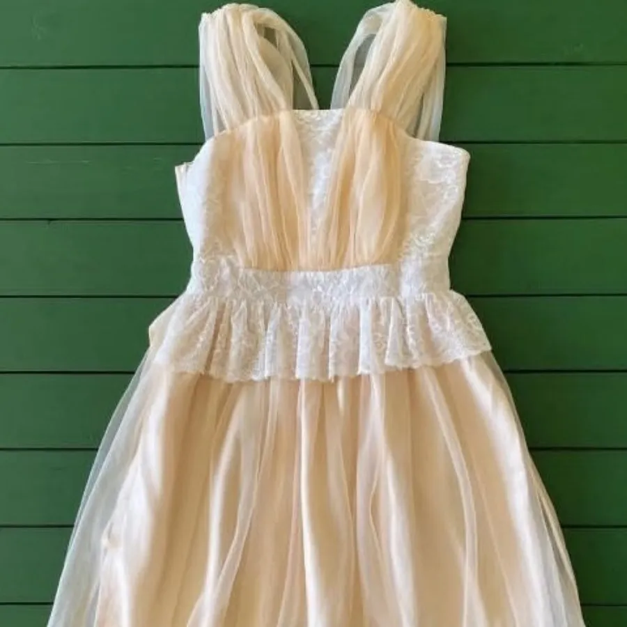 پیراهن عروسکی