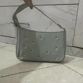 کیف با طرح بابونه گل دوزی