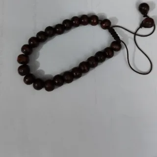 دستبند با مهره های چوبی