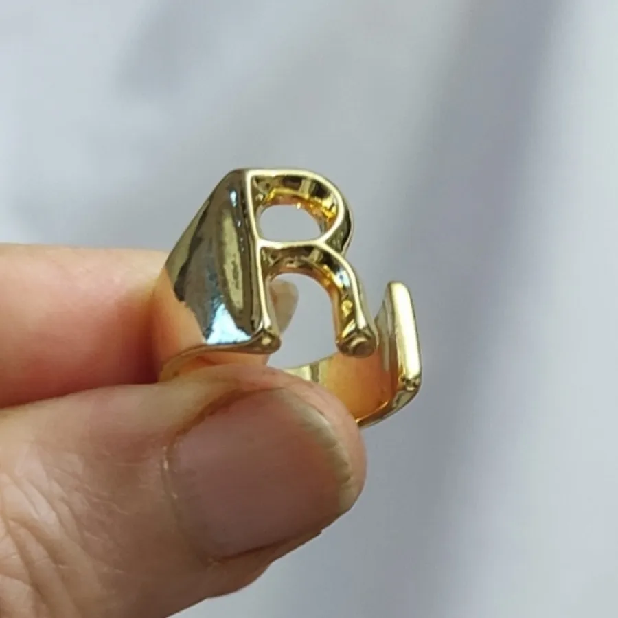 انگشتر حرف R