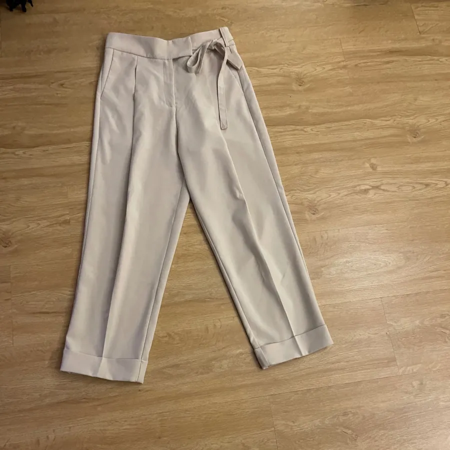 شلوار برند عصر جدید