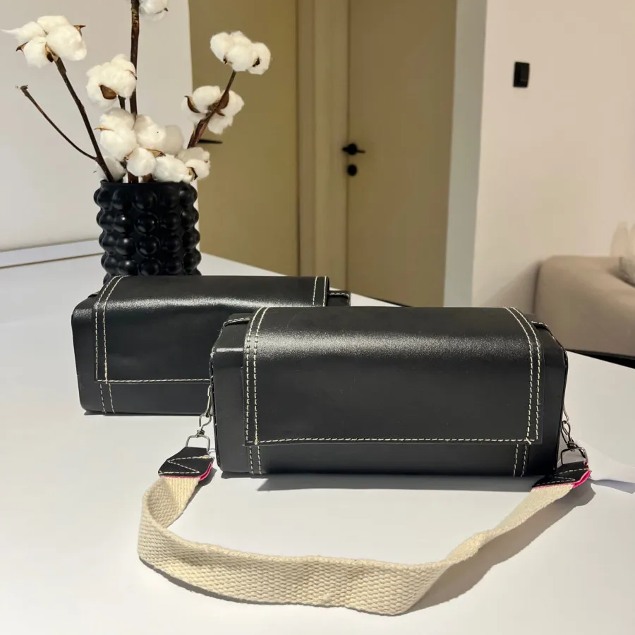 کیف مشکی مکعبی