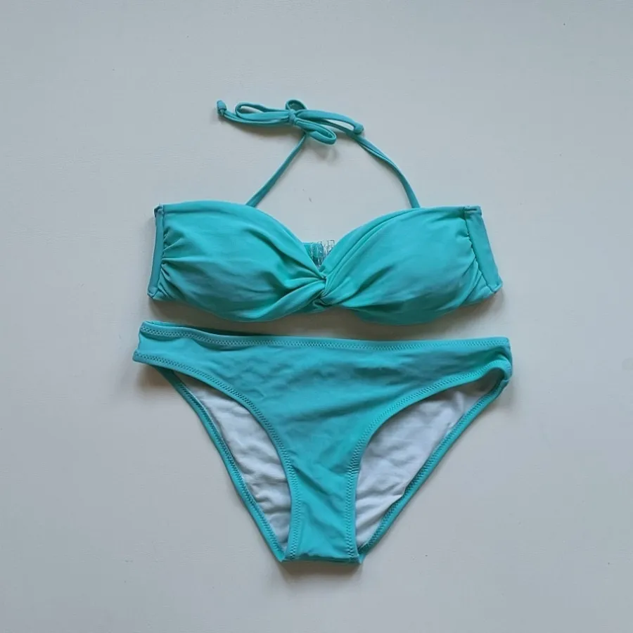 بیکینی تی تی s