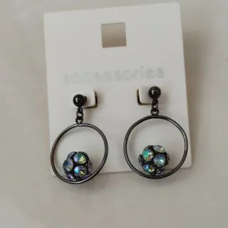 گوشواره جذاب و زیبا