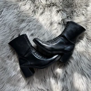 بوت پاشنه دار