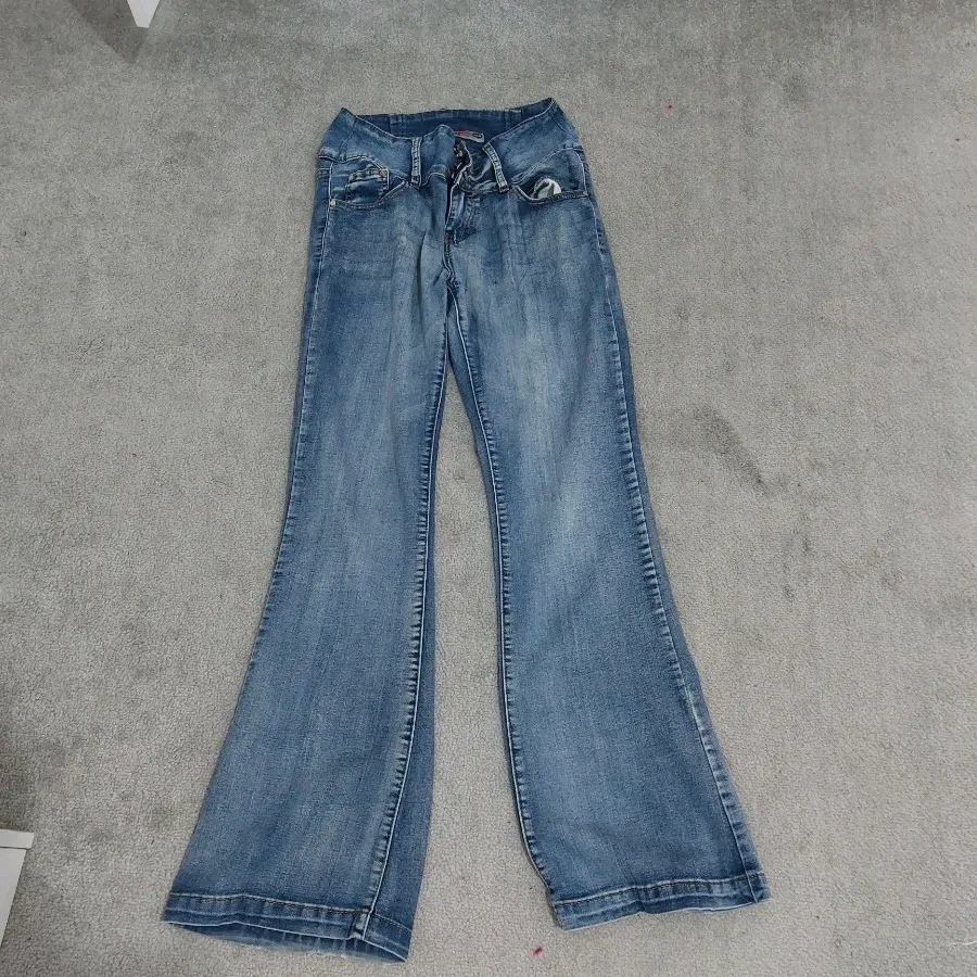 شلوار جین زنانه