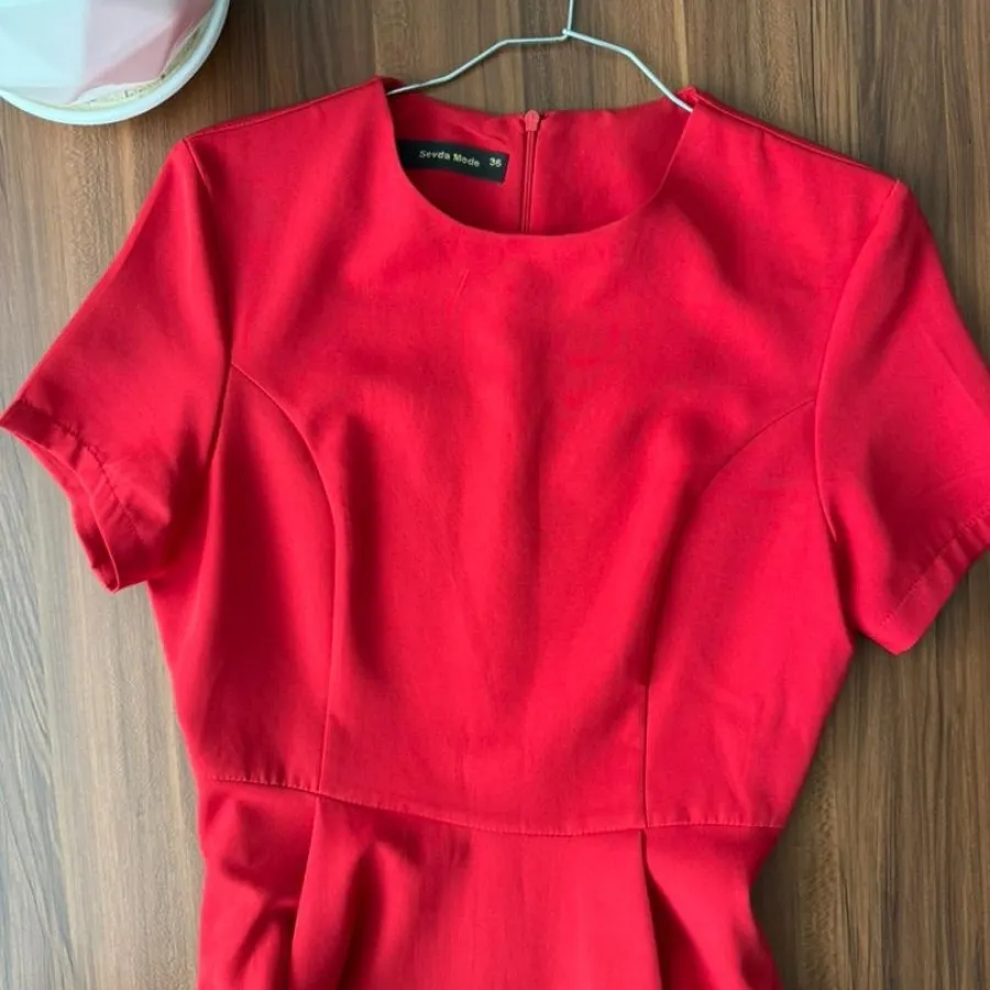 پیراهن میدی قرمز