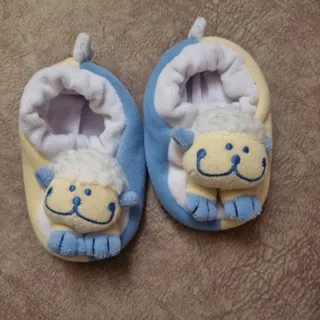 پاپوش بچگانه