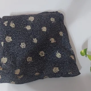 چادر رنگی دوخته شده