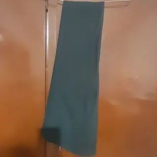 مقنعه سبز چمنی