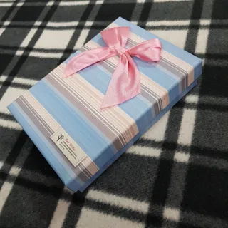 جعبه هدیه آبی