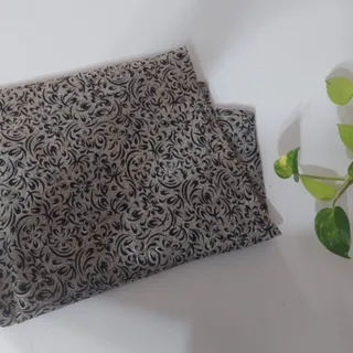چادر رنگی دوخته شده