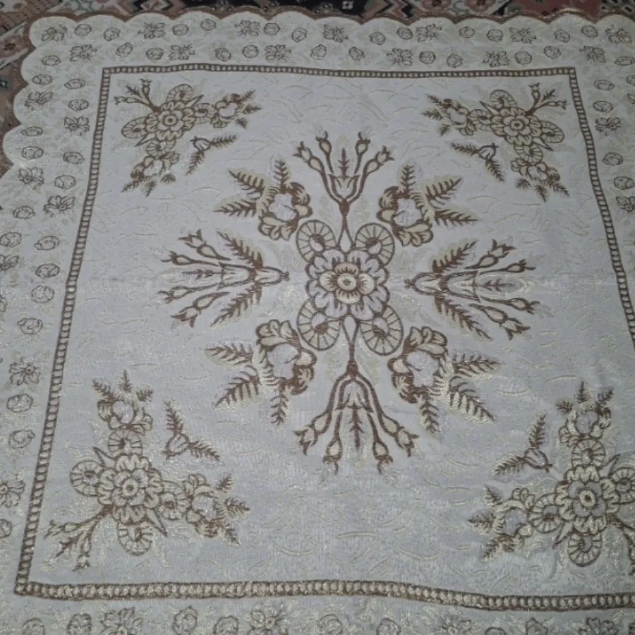 رومیزی یک جفت با هم